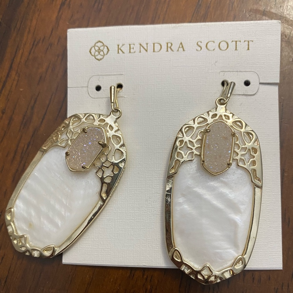 Kendra Scott Danielle earrings